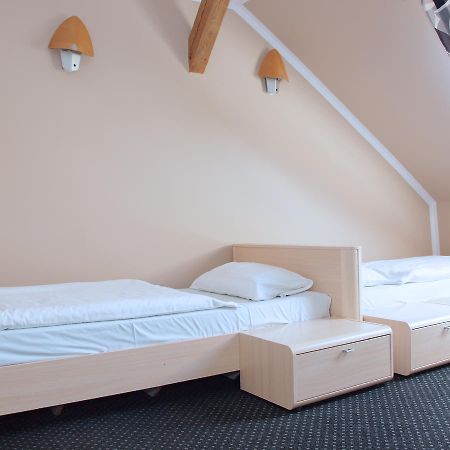 Hotel Keszyca Lesna Kamer foto
