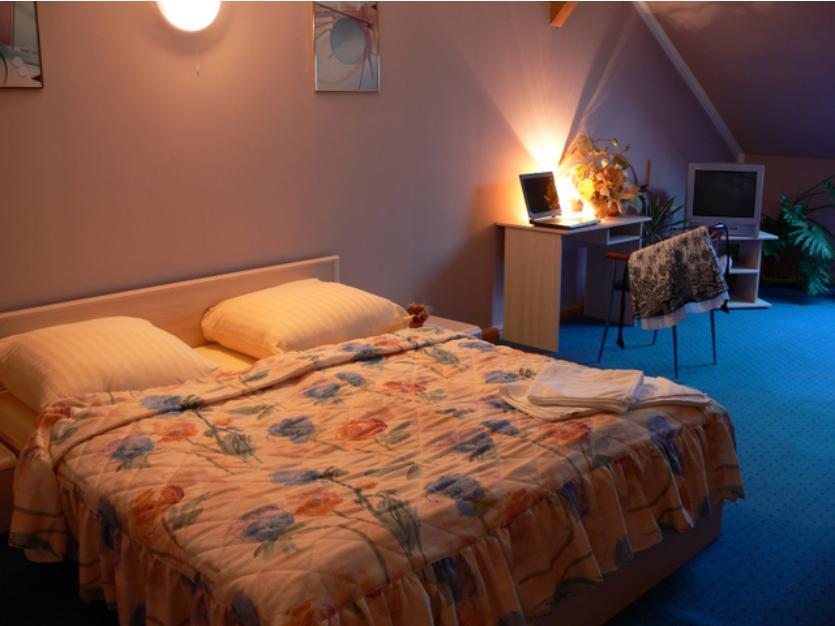 Hotel Keszyca Lesna Buitenkant foto